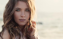 外国老人玩小姑娘视频